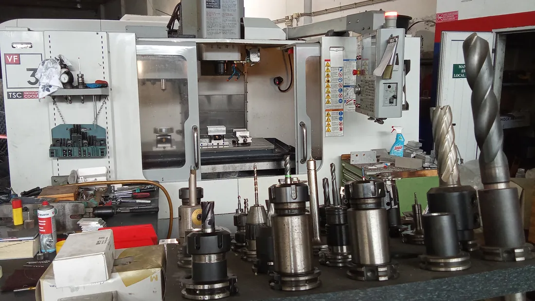 3-axis CNC milling machine