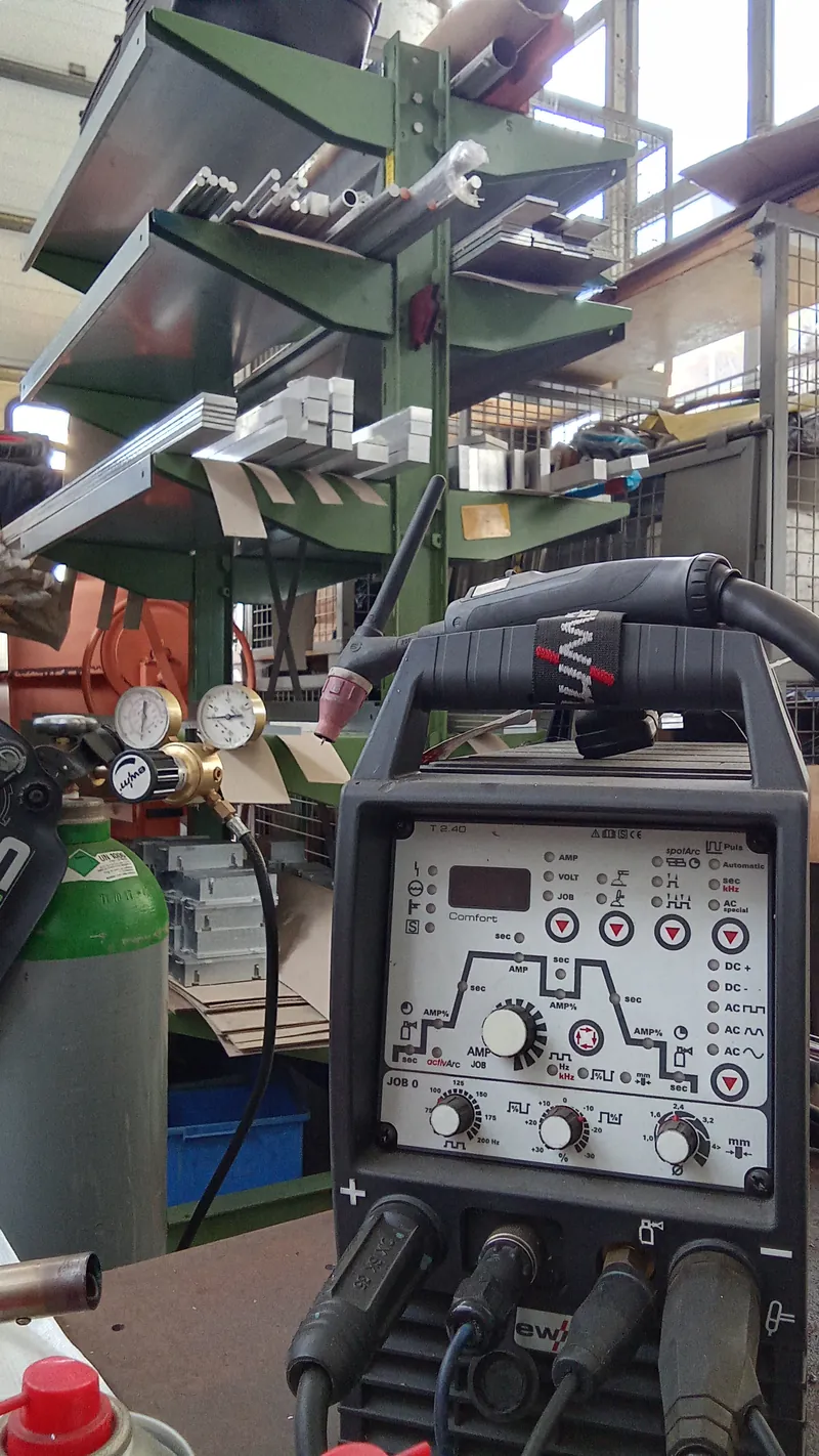 TIG welding machine
