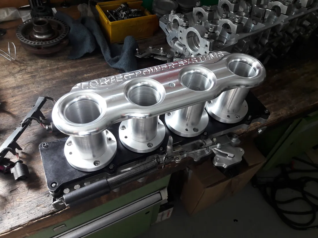 Machined aluminium intake manifold