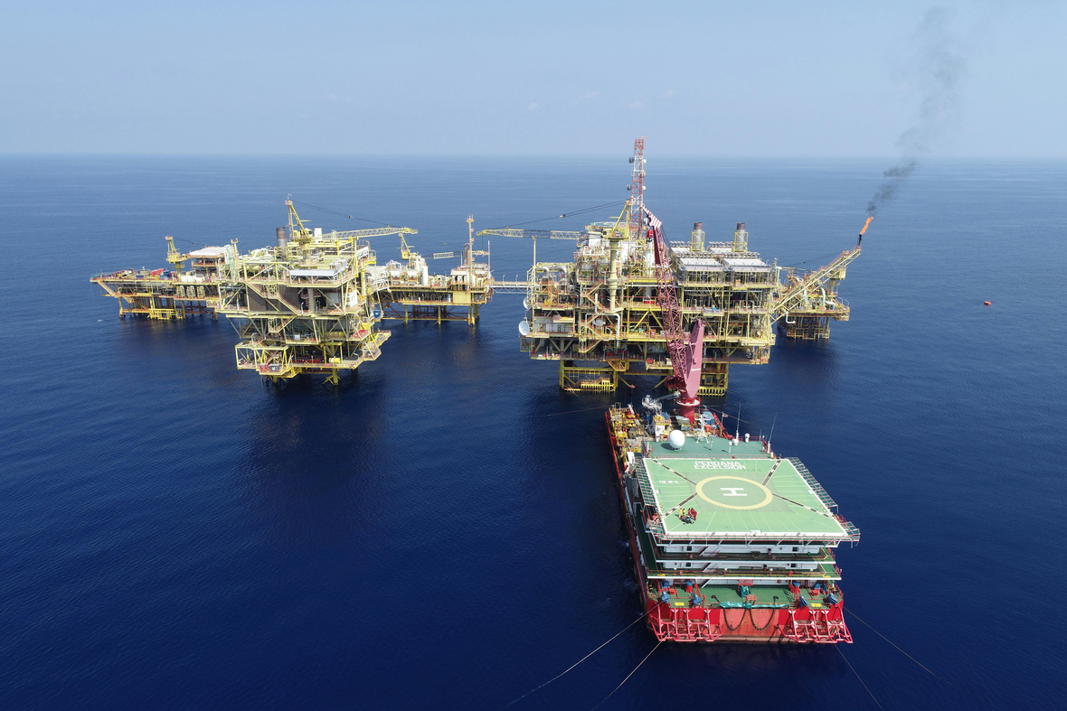 oil rig